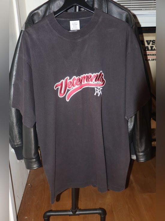 Vetements Other - Vetements Oversized Logo
